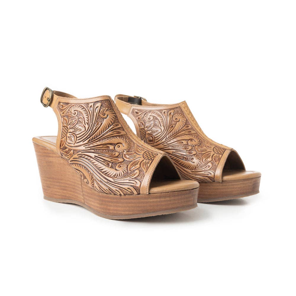 Myra Bag - Mila's Trail Sandals In Brown