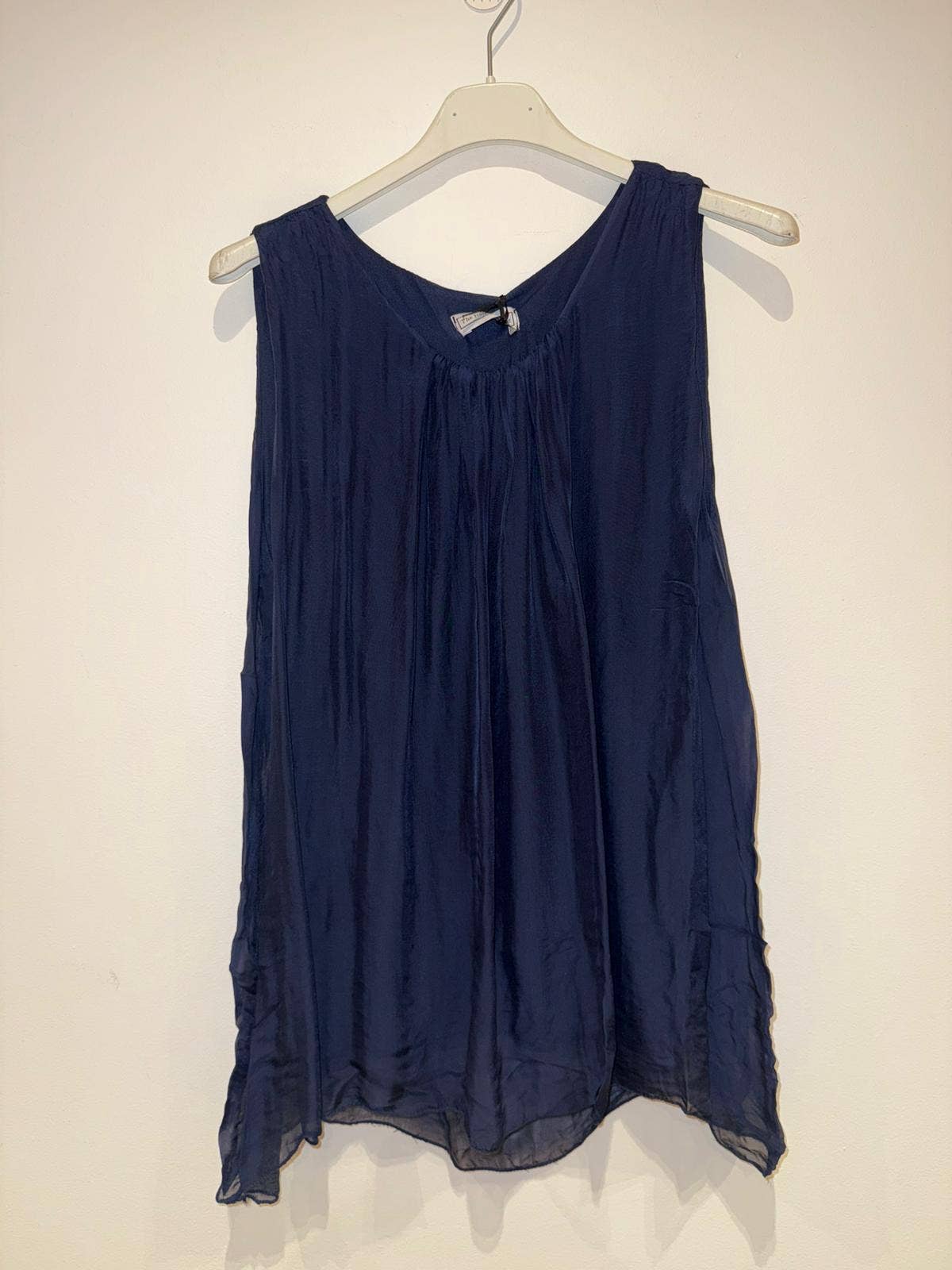 The Italian Closet - Eliotte-Navy- Simple round neck silk tunic