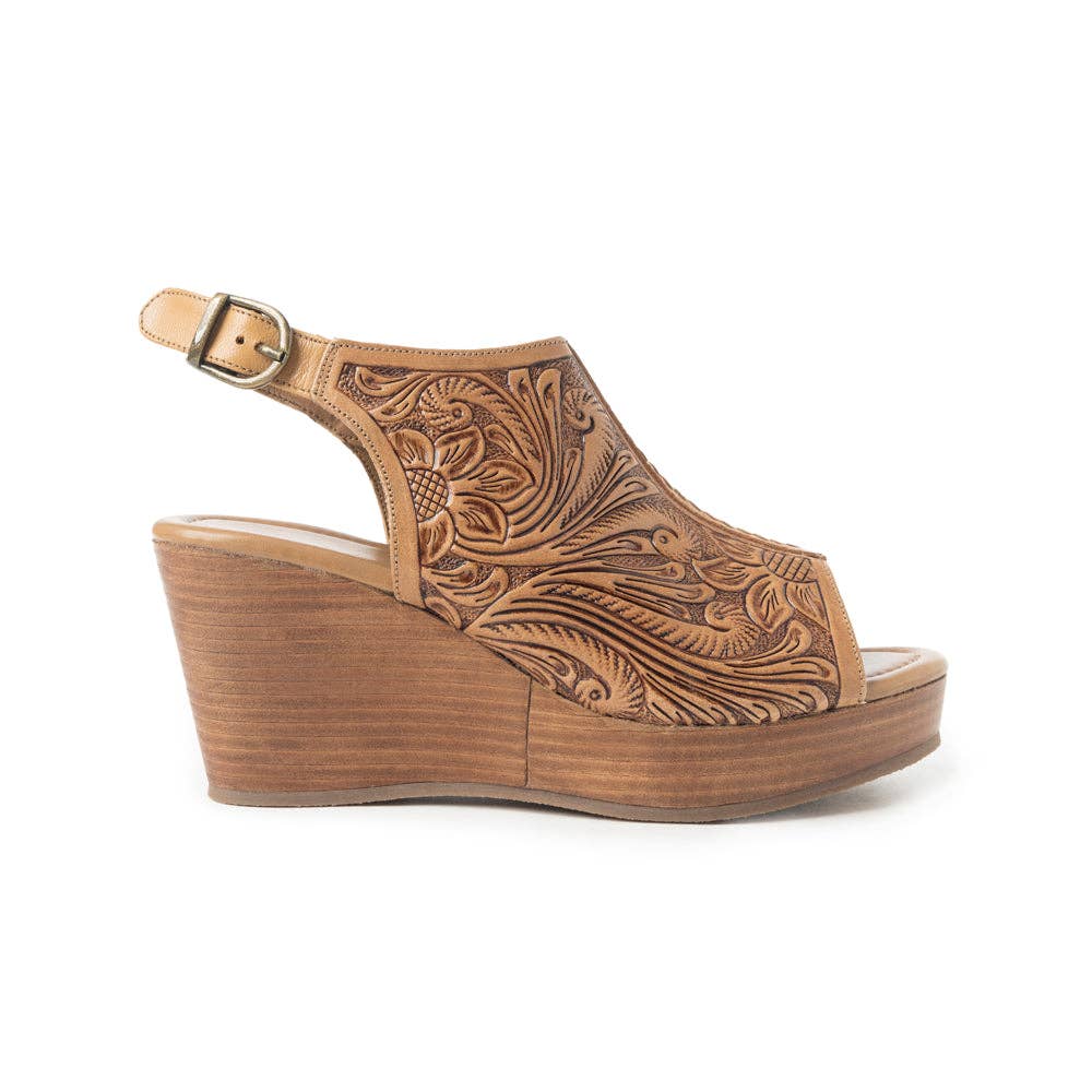 Myra Bag - Mila's Trail Sandals In Brown