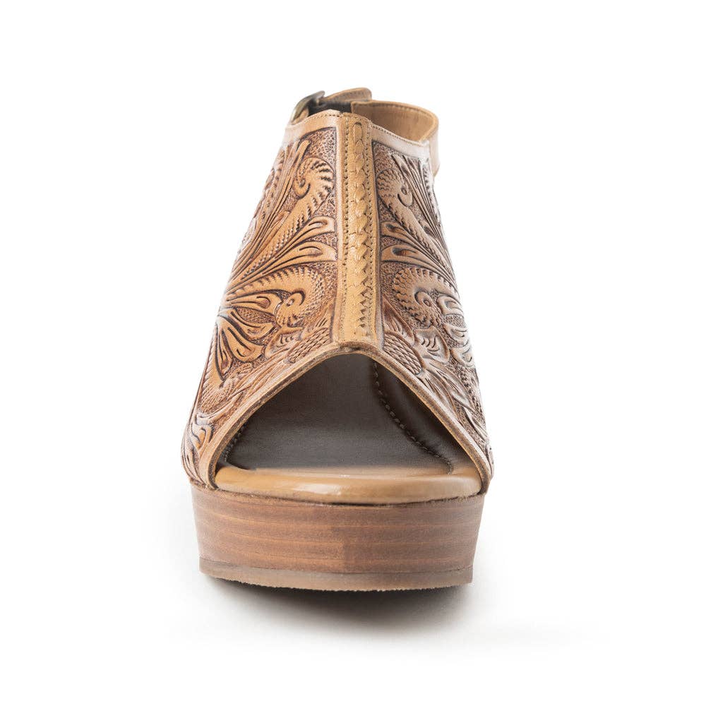 Myra Bag - Mila's Trail Sandals In Brown