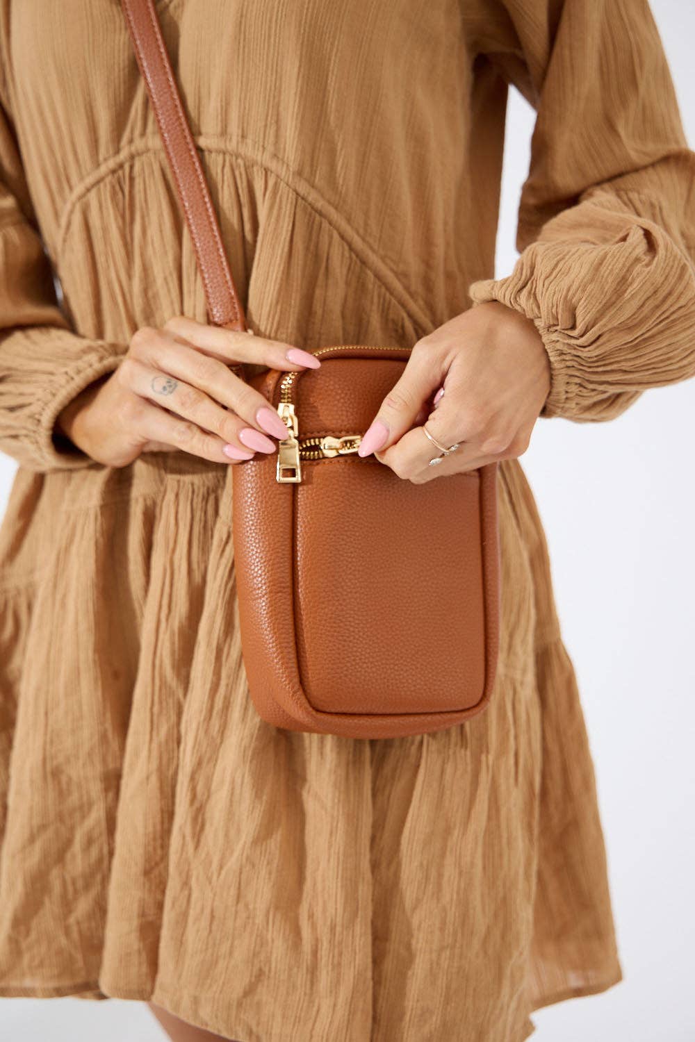Nakoa The Label - Vegan PU Leather Key West Phone Bag - Tan