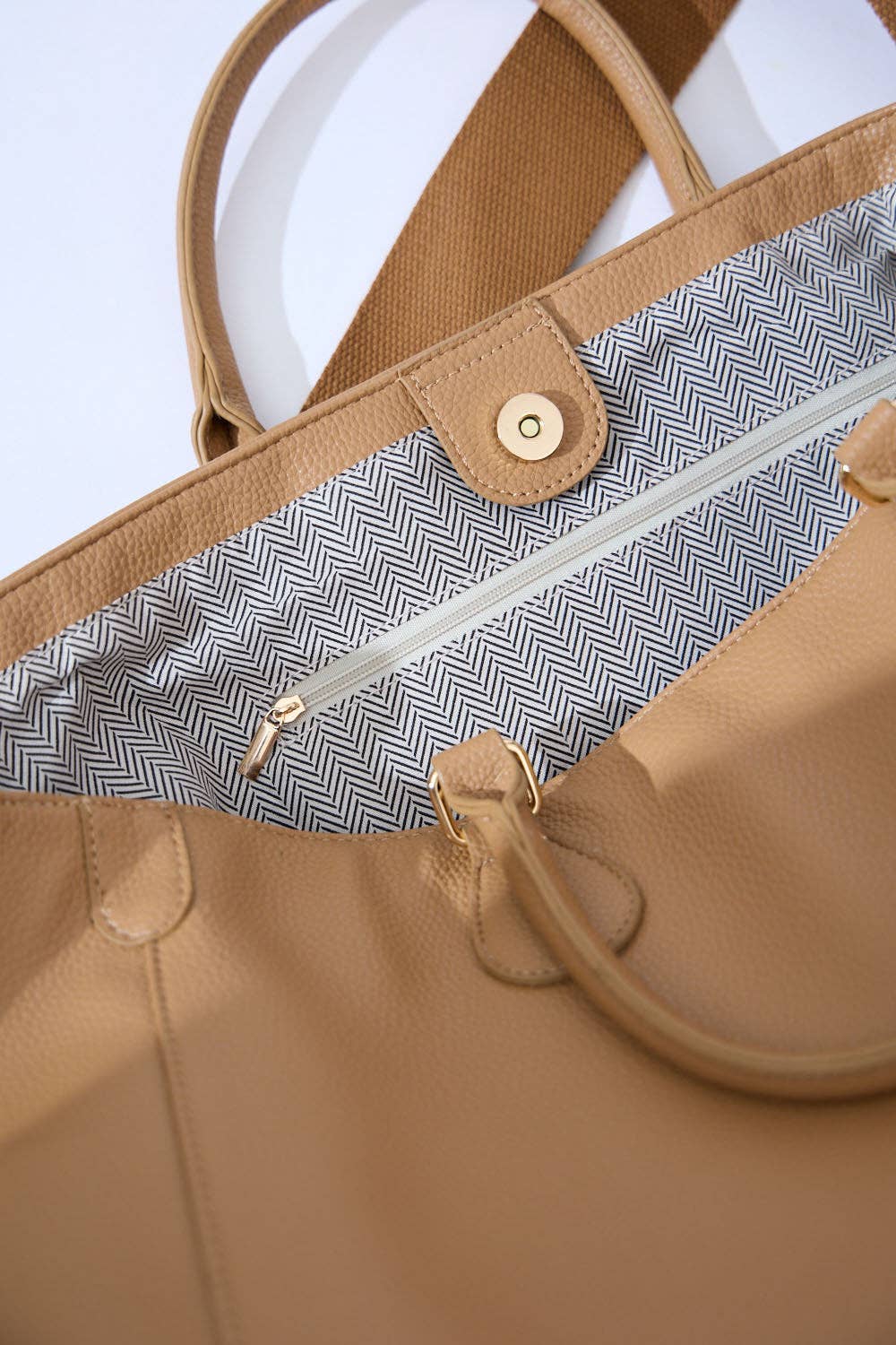 Nakoa The Label - Vegan PU Leather Los Angeles Oversized Tote Bag - Beige