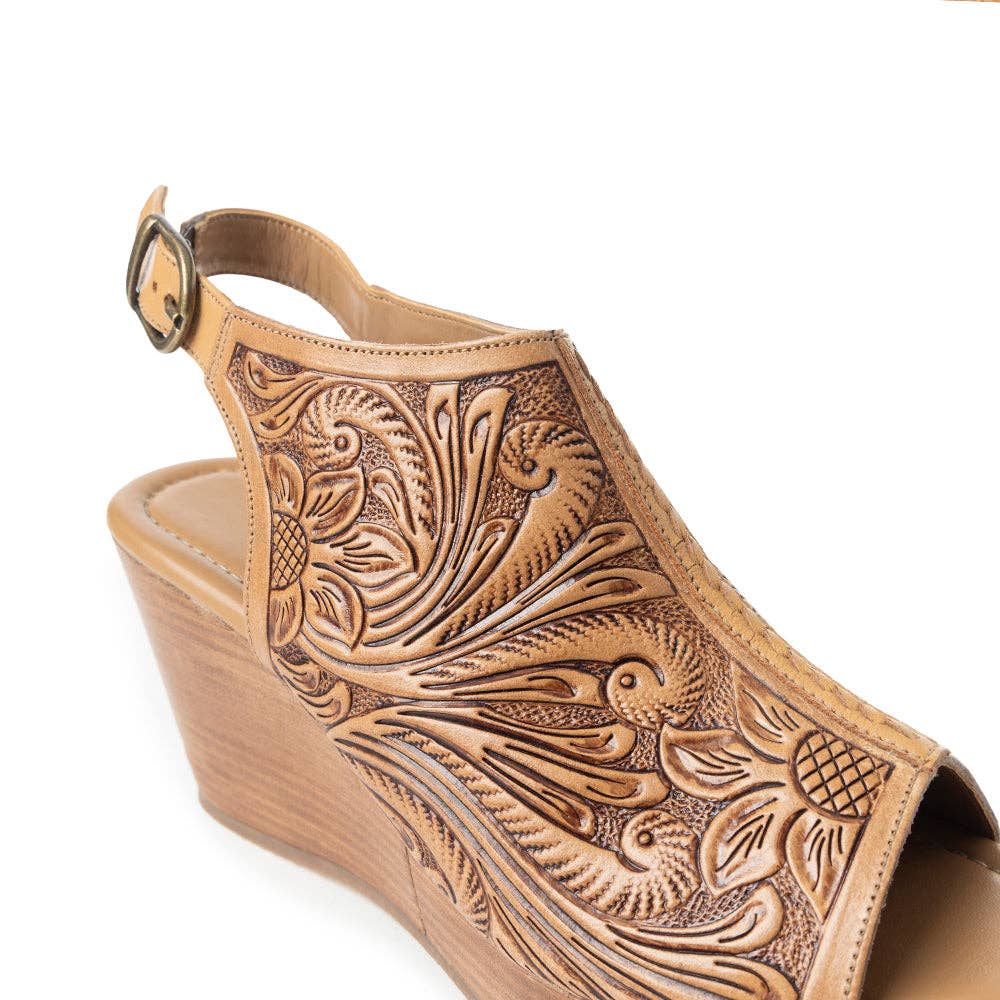 Myra Bag - Mila's Trail Sandals In Brown