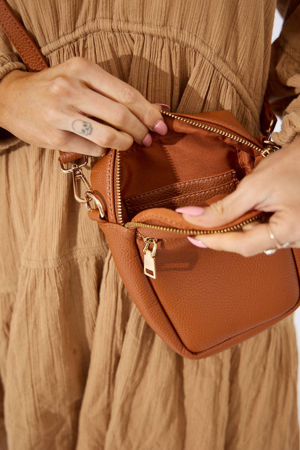 Nakoa The Label - Vegan PU Leather Key West Phone Bag - Tan